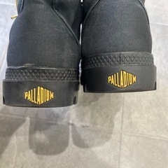 パラディウムスニーカーの画像