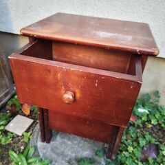 昭和レトロ＊木製サイドチェスト／引き出し2段 12月はじめ引き取り希望の画像