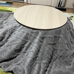 【新品近い】RASIK 円形 細脚折りたたみ式 こたつ2点セット（テーブル幅 直径68cm・ライトナチュラル/ニット柄掛け布団 直径170cm・グレージュ）の画像