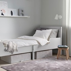 IKEA 伸長式ベッドフレームとマットレス の画像