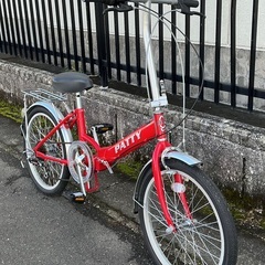 ＜新品・未使用車＞PATTY・20インチ折りたたみ自転車・シマノ外装6段変速 レッド・リアキャリア付きの画像