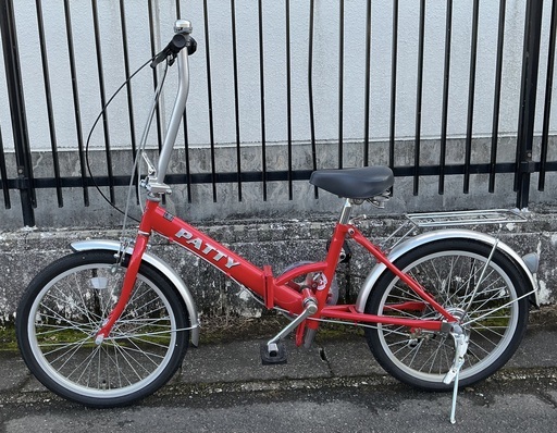 ＜新品・未使用車＞PATTY・20インチ折りたたみ自転車・シマノ外装6段変速 レッド・リアキャリア付き