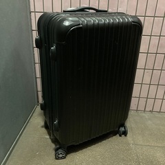 超軽量🔴カーボン素材のスーツケース65.45.25.センチの画像