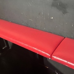 赤い椅子4点セット お店などにいかがでしょうか？の画像