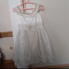 薄い黄色のドレス110の画像