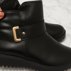 【本日または明日のみ】ボア ショートブーツ未使用の画像