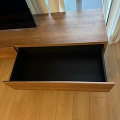 テレビボードとテレビのセットの画像