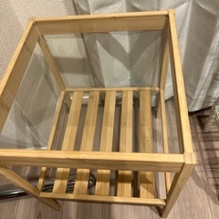 IKEA　サイドテーブル「NESNA（ネスナ）」ガラスの画像