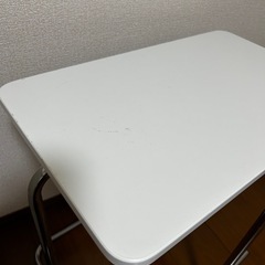 サイドテーブルの画像