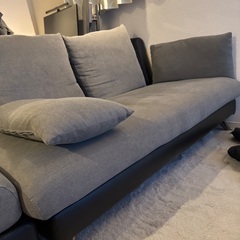 オットマン付きソファの画像