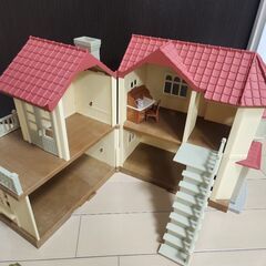あかりの灯る大きなお家　シルバニア　グレーうさぎ　家具　まとめ売り　赤い屋根の画像