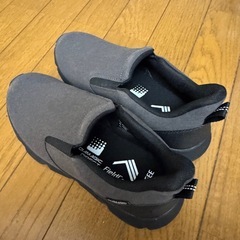 ワークマン　フィールドコアスニーカー23.5の画像