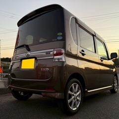 走行10万キロ☆月々9千円〜分割可❗️車検2年付き！【名義変更代込み】広い車内！大人気‼️ダイハツ タントカスタム☆HDDナビ付き☆走行中DVD見れます☆純正アルミ☆事故修復歴無し☆電動スライドドア☆ドライブレコーダー☆そのまま乗って帰れます！の画像