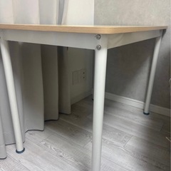 ナチュラル木製天板のパソコンデスクの画像