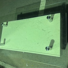 ガラステーブルの画像