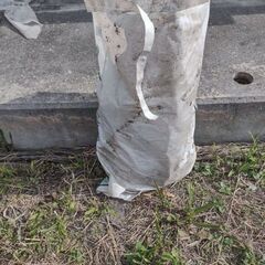 高松市 100個ぐらい？ 防草シート用ピン プラスチック製 シート用押さえ 遮光シートにも 農業 家庭菜園の画像