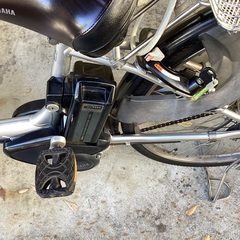【12月5〜8日引取り限定】【訳あり/ジャンク品】YAMAHA PASナチュラL 電動自転車26型 バッテリー・充電器・鍵2本付きの画像