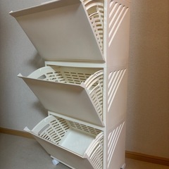 ★引き取り限定！もらってください★ランドリーボックス3段 の画像