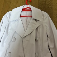 薄いピンクコートの画像