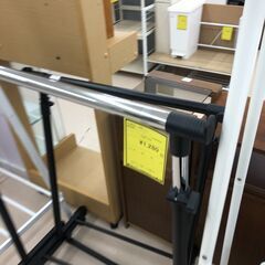 【ジャングルジャングル和歌山店】【Wa3393】ﾊﾝｶﾞｰﾗｯｸ リユースショップ リサイクルショップ 中古家具 中古家電 中古自転車 古着 冷蔵庫の画像