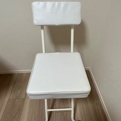 折り畳み机と椅子セットの画像