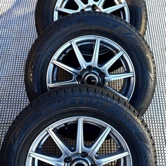 ★【ブリヂストンのスタッドレスタイヤ「ブリザック」とインターミラノの「Vエモーション」ブランドのホイール4本セット】の画像