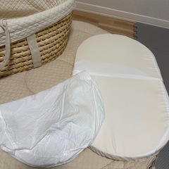 クーファン3点セットと授乳クッションの画像