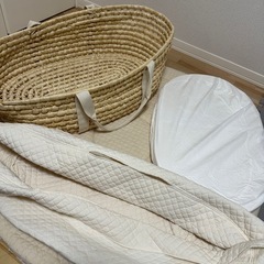 クーファン3点セットと授乳クッションの画像