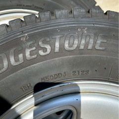 ハイエース　キャラバン　ブリザック 2023年 岐阜 スタッドレスタイヤ スタッドレスブリザック　195/80R15の画像