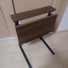 受付終了【お譲りします】折り畳みテーブルの画像