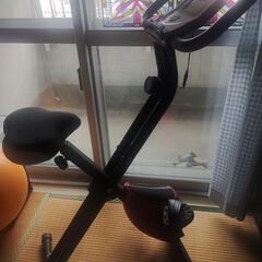 折り畳み式フィットネスバイクの画像