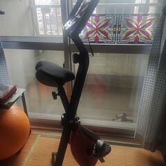折り畳み式フィットネスバイクの画像