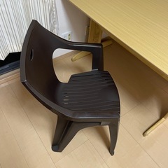 ダイニングテーブルの画像