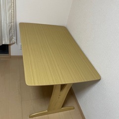 ダイニングテーブルの画像