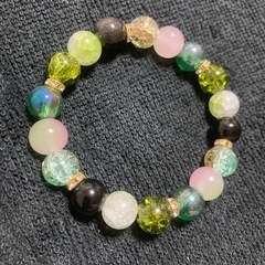 超特価中 緑系 多色 天然石 ガラスビーズブレスレットの画像