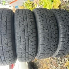 15インチ スタッドレスタイヤ付きホイールの画像