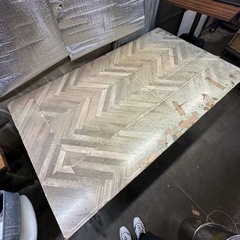 「「無料」木の大きなテーブルの画像