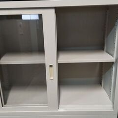コクヨ　上下ガラス引き違い扉書庫『中古美品』の画像