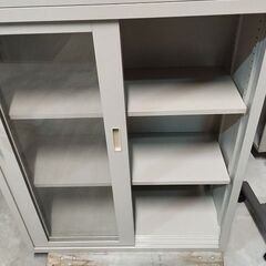コクヨ　上下ガラス引き違い扉書庫『中古美品』の画像