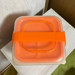 三段ランチボックスの画像