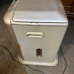 石油ファンヒーターの画像