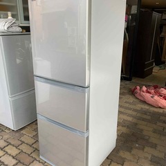 冷蔵庫(TOSHIBA 2017年製 330l)の画像