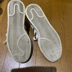 アディダス　スニーカーの画像