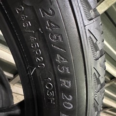245/45/20 スタッドレスタイヤセットの画像