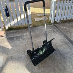 雪掻きスコップの画像