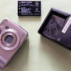 デジカメ　カシオ　　QV-Ｒ４ 充電器付きです。バッテリーなしの画像
