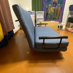 二人掛けソファーベッド、濃い青色
の画像