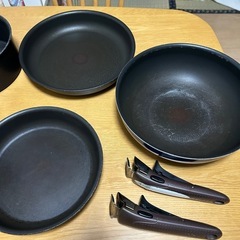 鍋とフライパンの画像