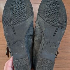 ROSE CROWN バックル付きストラップ スリングバックブーティの画像