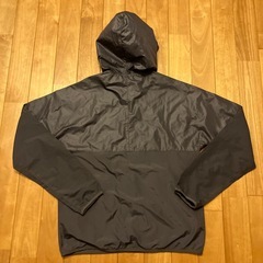 Reebok グレー ウィンドブレーカーの画像